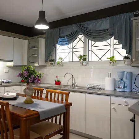 Ifinoi House Apartment *