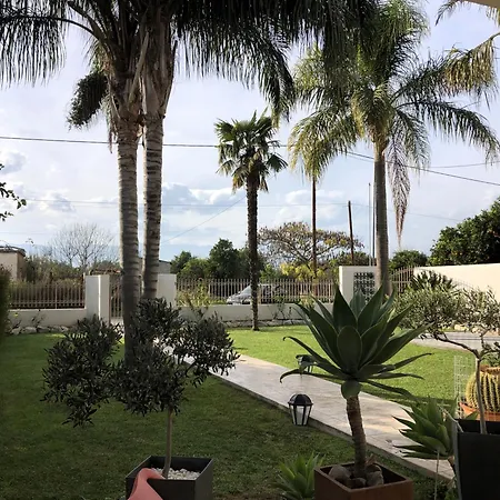 Ifinoi House Nea Tirins