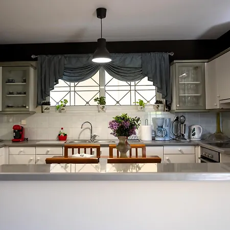 Ifinoi House Apartment *