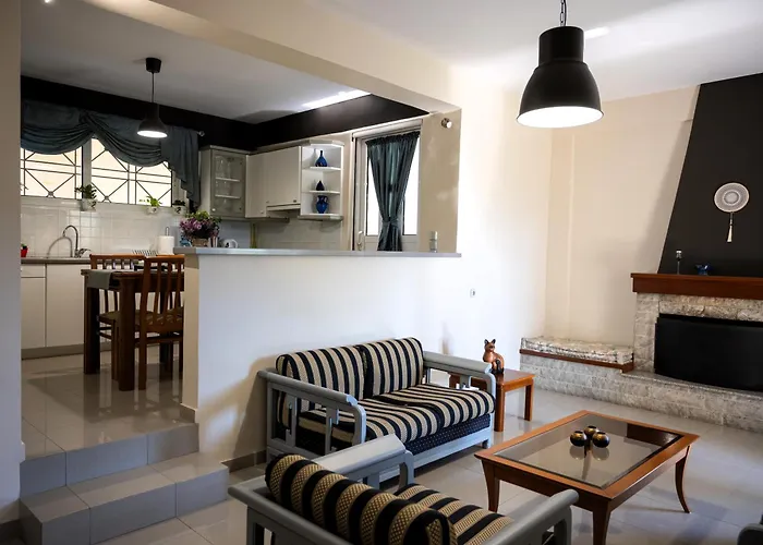 Апартаменты Ifinoi House