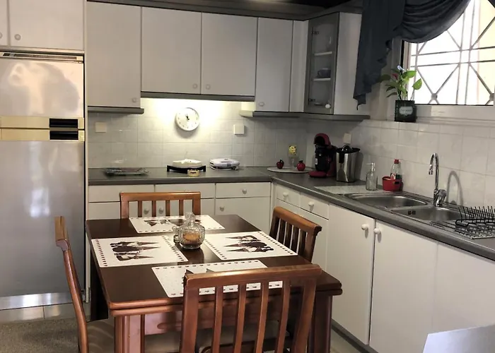 Апартаменты Ifinoi House Nea Tirins